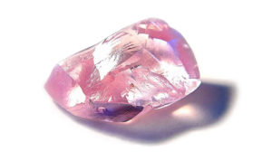 Самый крупный розовый бриллиант в мире, добытый в регионе деятельности АЛМАР, продан за $26.6 млн.